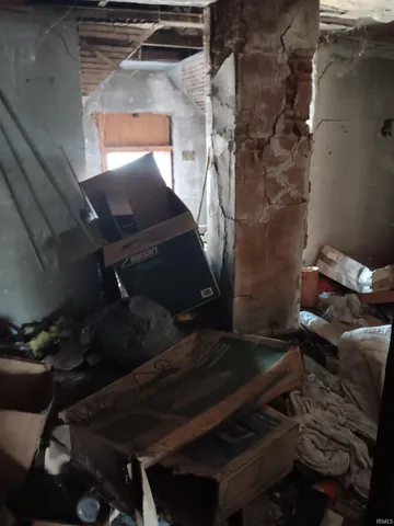 $20,900 | 229 West Broadway Street, Shelburn, IN 47879