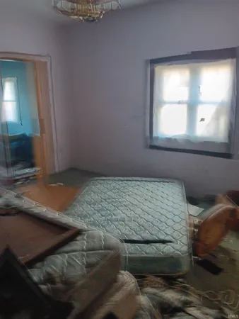 $19,898 | 229 West Broadway Street, Shelburn, IN 47879