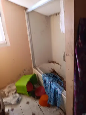 $20,900 | 229 West Broadway Street, Shelburn, IN 47879