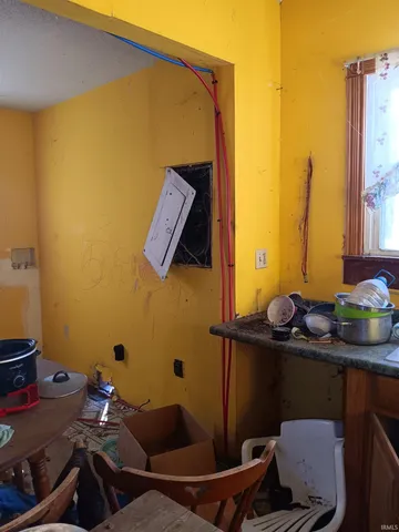 $20,900 | 229 West Broadway Street, Shelburn, IN 47879