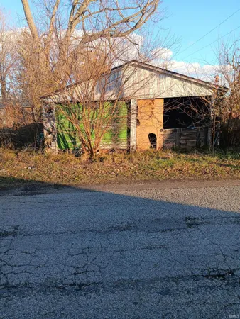 $19,898 | 229 West Broadway Street, Shelburn, IN 47879