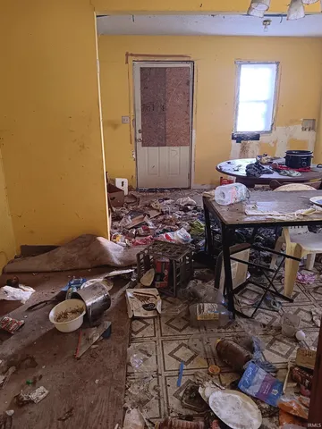 $20,900 | 229 West Broadway Street, Shelburn, IN 47879