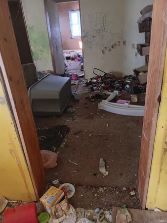 $19,898 | 229 West Broadway Street, Shelburn, IN 47879