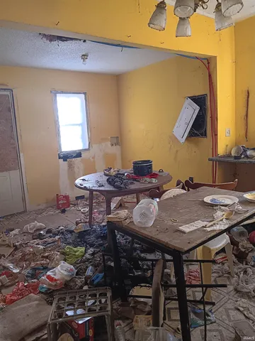 $20,900 | 229 West Broadway Street, Shelburn, IN 47879