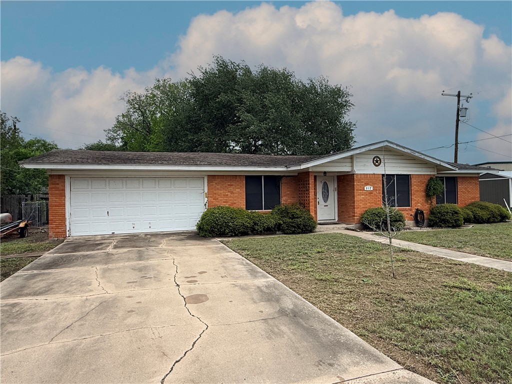612 Short Street Sinton, TX 78387 - Photo 2 of 16