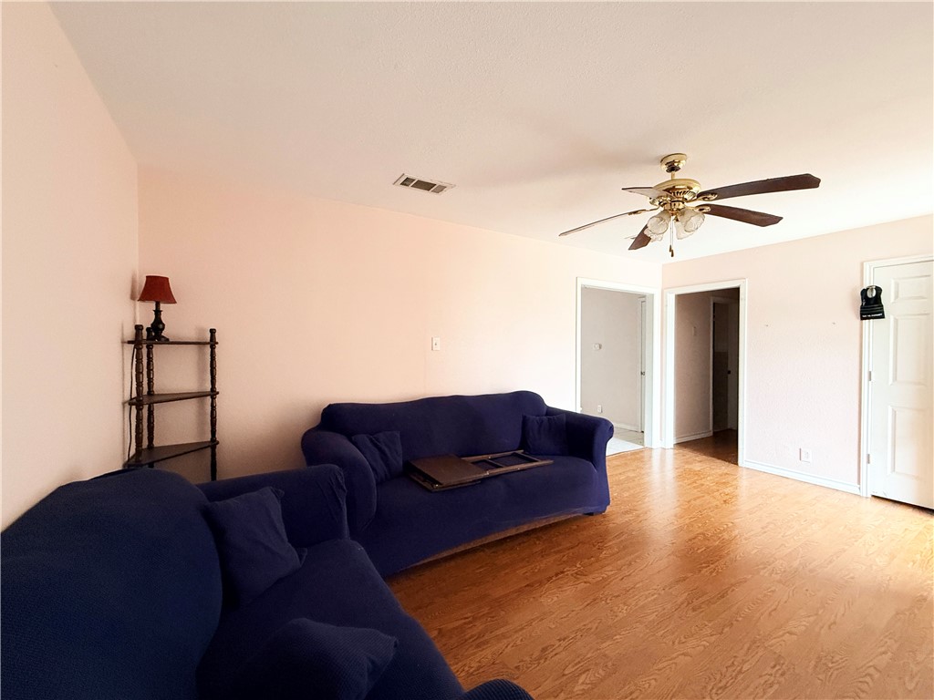 612 Short Street Sinton, TX 78387 - Photo 5 of 16