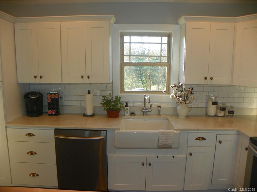 264 Tipton Hill Road, Unit B Leicester, NC 28748 - Photo 5 of 26 Gallery Image 5