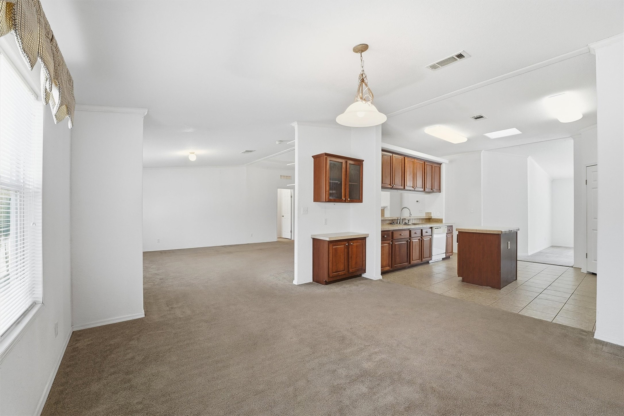 351 County Road 6501 Dayton, TX 77535 - Photo 11 of 29 a living room with furniture