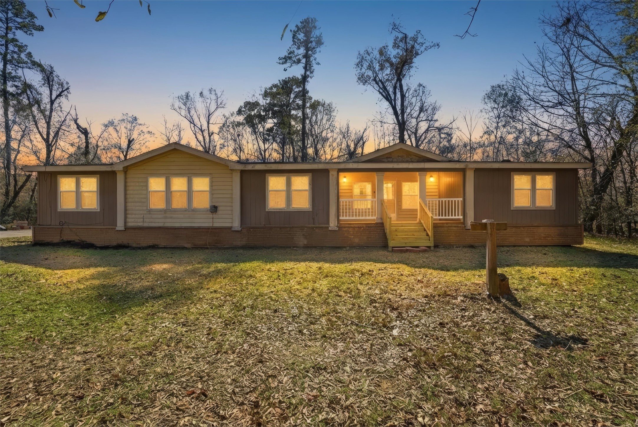 351 County Road 6501 Dayton, TX 77535 - Photo 28 of 29 front view of a house with a yard