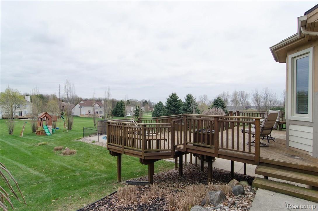 30456 Ridge Court New Hudson, MI 48165 - Photo 43 of 47 GRU_1181.jpg