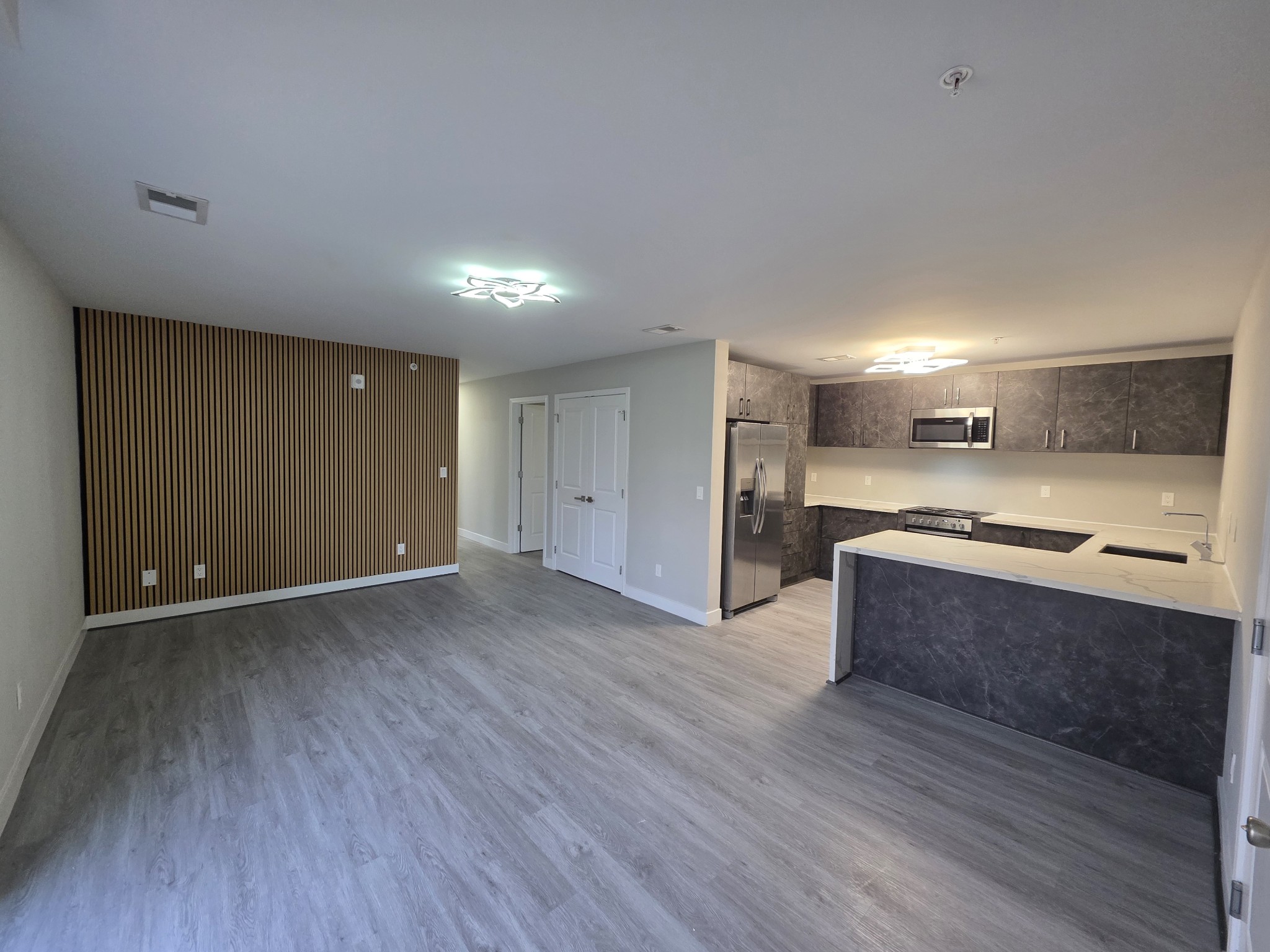 543 Peachers Mill Road Clarksville, TN 37042 - Photo 4 of 29