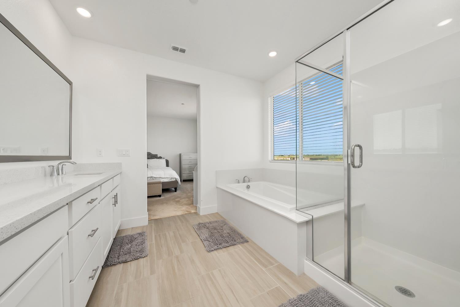 4385 Hawkfinch Circle Rancho Cordova, CA 95742 - Photo 16 of 33 Primary Bathroom