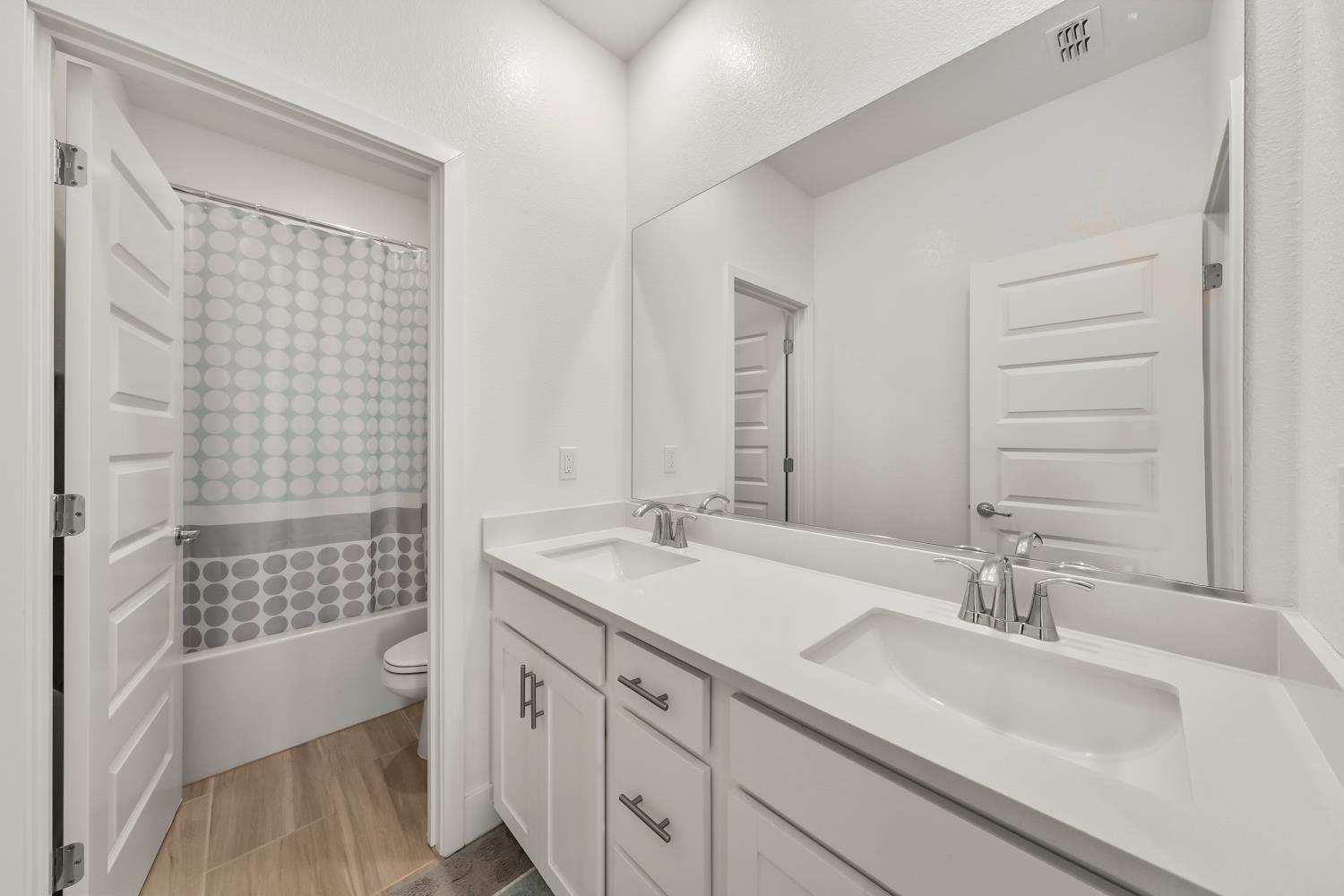 4385 Hawkfinch Circle Rancho Cordova, CA 95742 - Photo 22 of 33 Bathroom 3