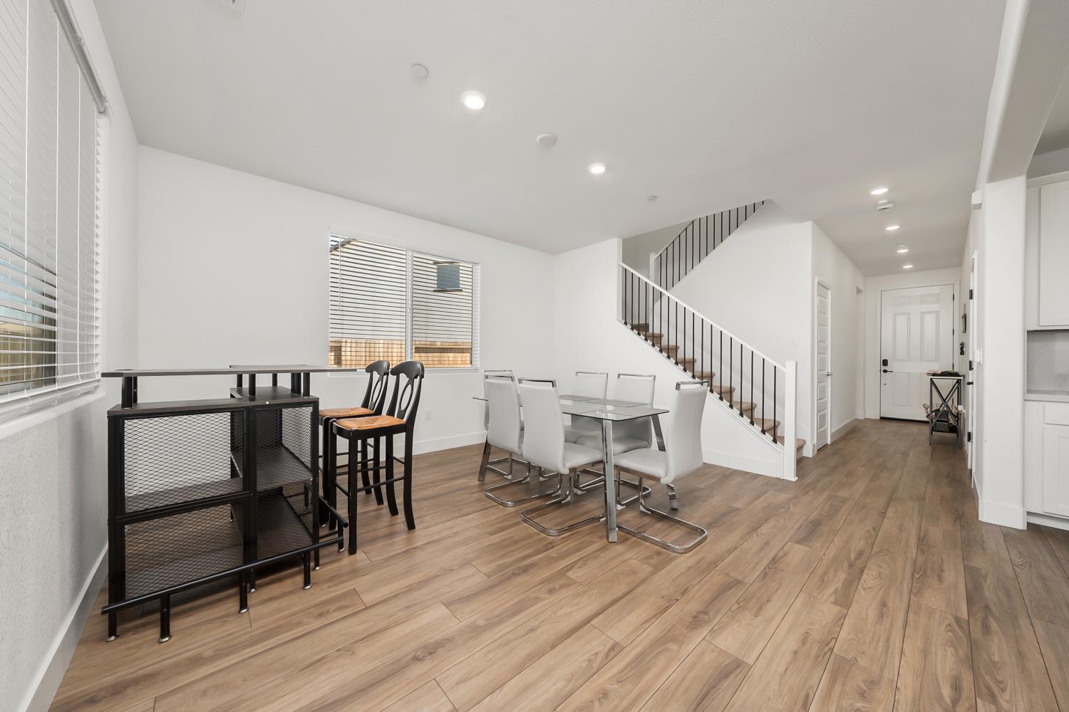 4385 Hawkfinch Circle Rancho Cordova, CA 95742 - Photo 6 of 33