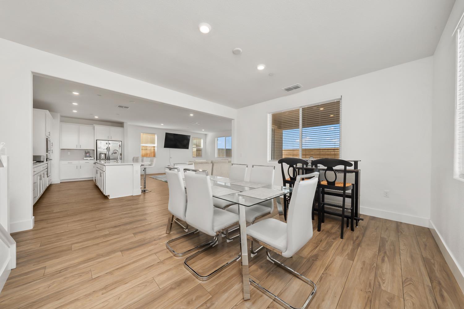 4385 Hawkfinch Circle Rancho Cordova, CA 95742 - Photo 8 of 33