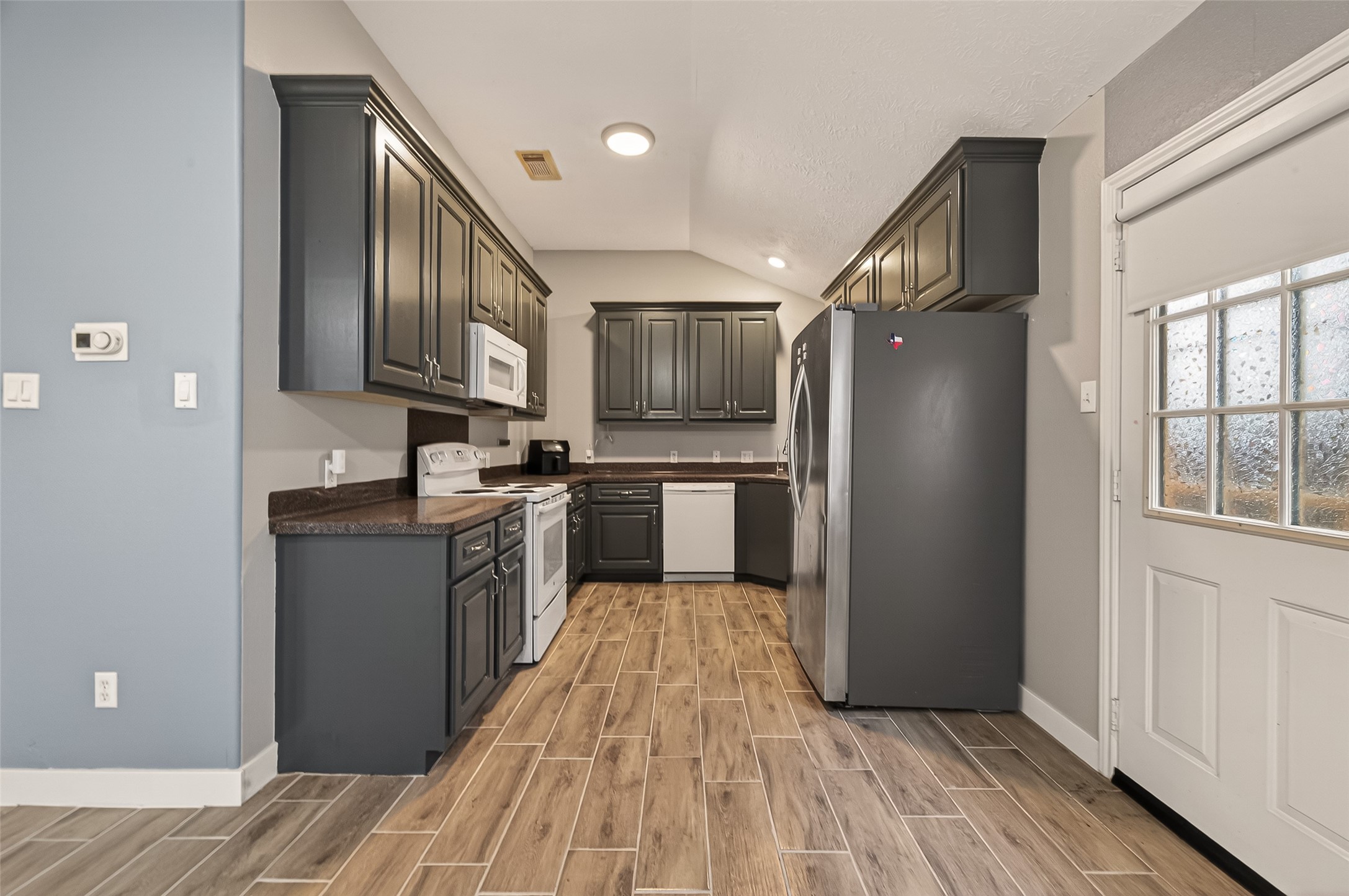 5637 Lotus Street Houston, TX 77085 - Photo 9 of 26
