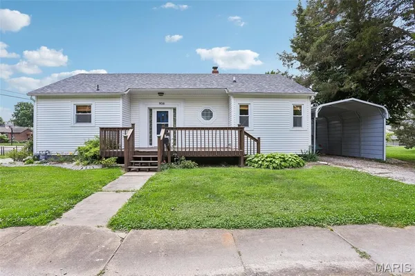 $114,900 | 906 Page Street, Staunton, IL 62088
