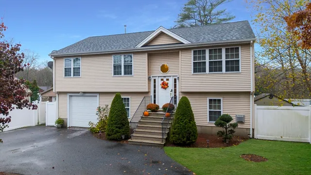 $569,900 | 65 Cross Road, Dartmouth, MA 02747