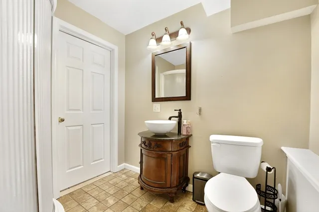 $569,900 | 65 Cross Road, Dartmouth, MA 02747