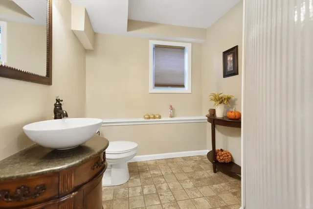 $569,900 | 65 Cross Road, Dartmouth, MA 02747