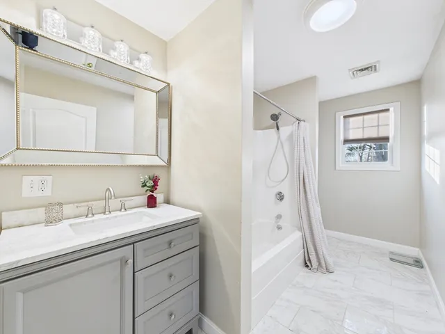 $569,900 | 65 Cross Road, Dartmouth, MA 02747