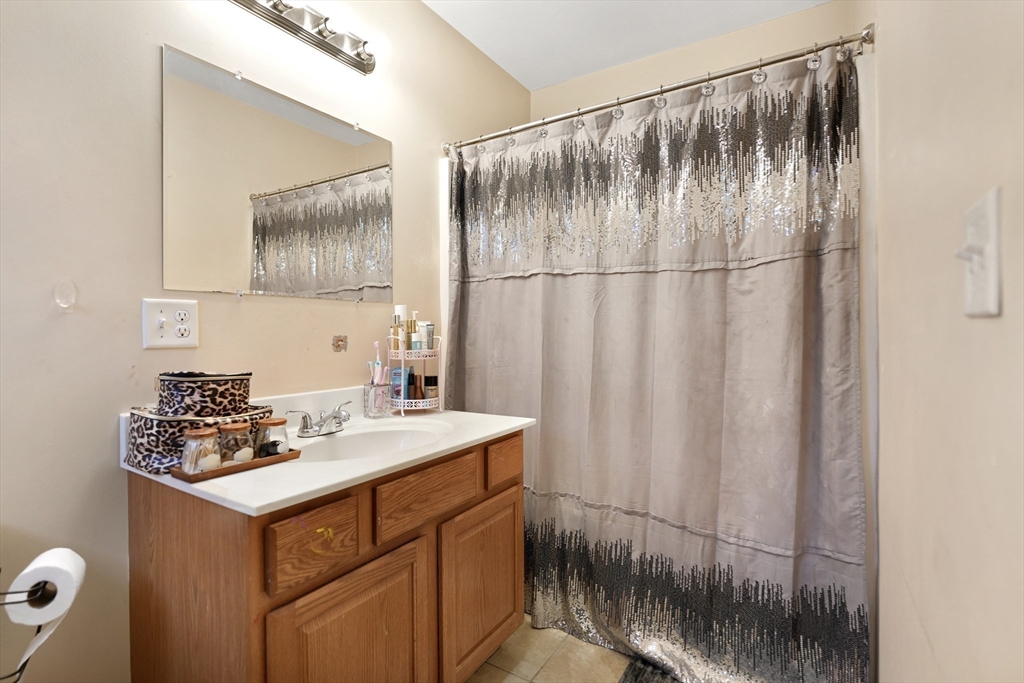 65 Cross Road Dartmouth, MA 02747 - Photo 17 of 30