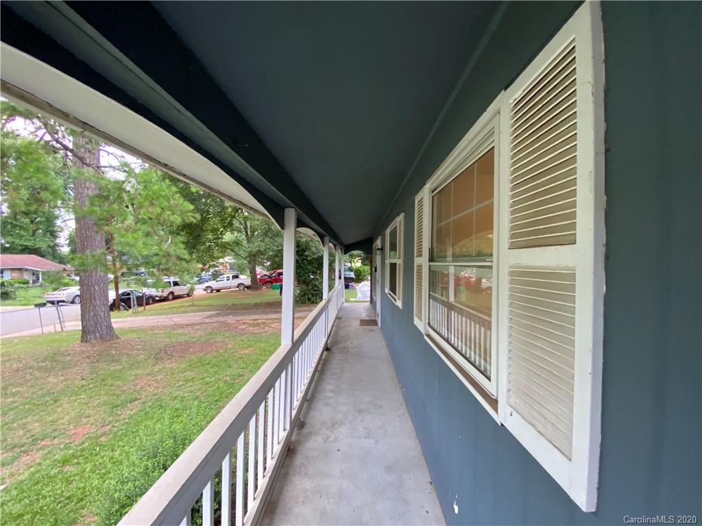 2427 Danforth Lane Charlotte, NC 28208 - Photo 3 of 22