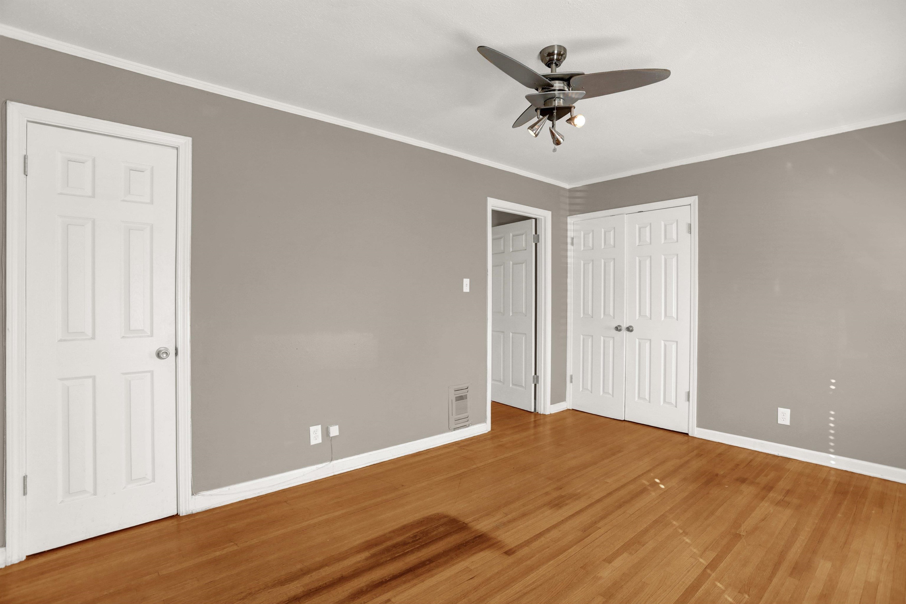 1459 Flamingo Road Memphis, TN 38117 - Photo 5 of 31 a view of a room with a ceiling fan