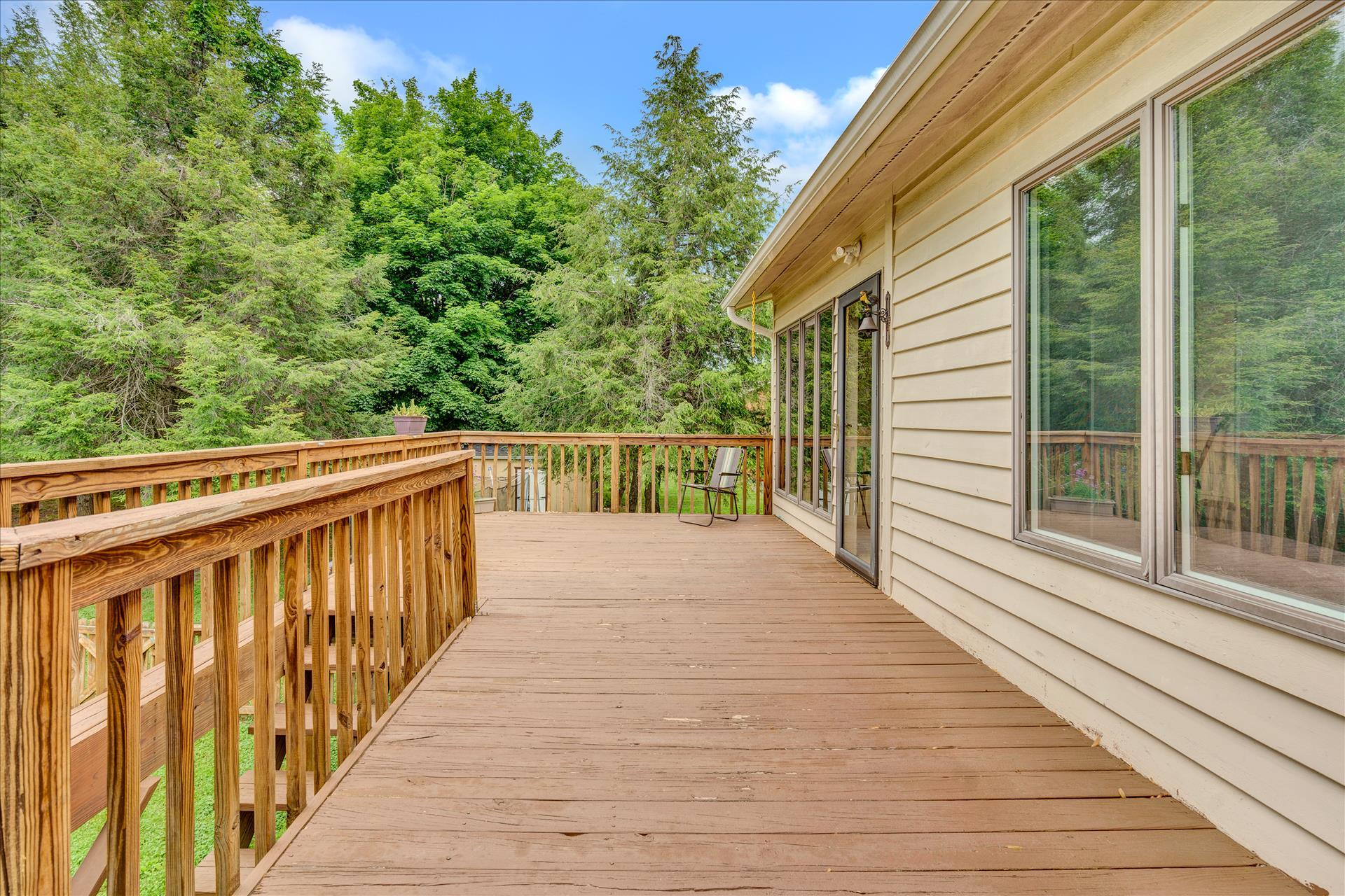 4720 Phyllis Road Northeast Roanoke, VA 24012 - Photo 19 of 59 Entry Deck3