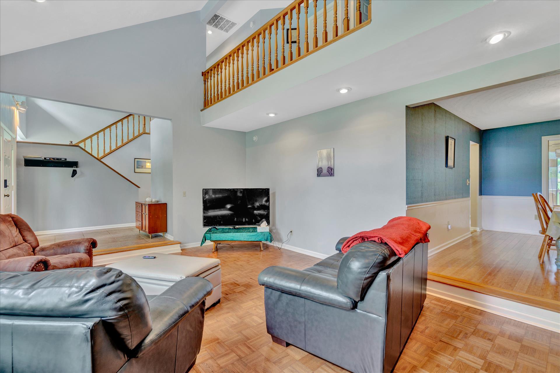 4720 Phyllis Road Northeast Roanoke, VA 24012 - Photo 26 of 59 Great Room2