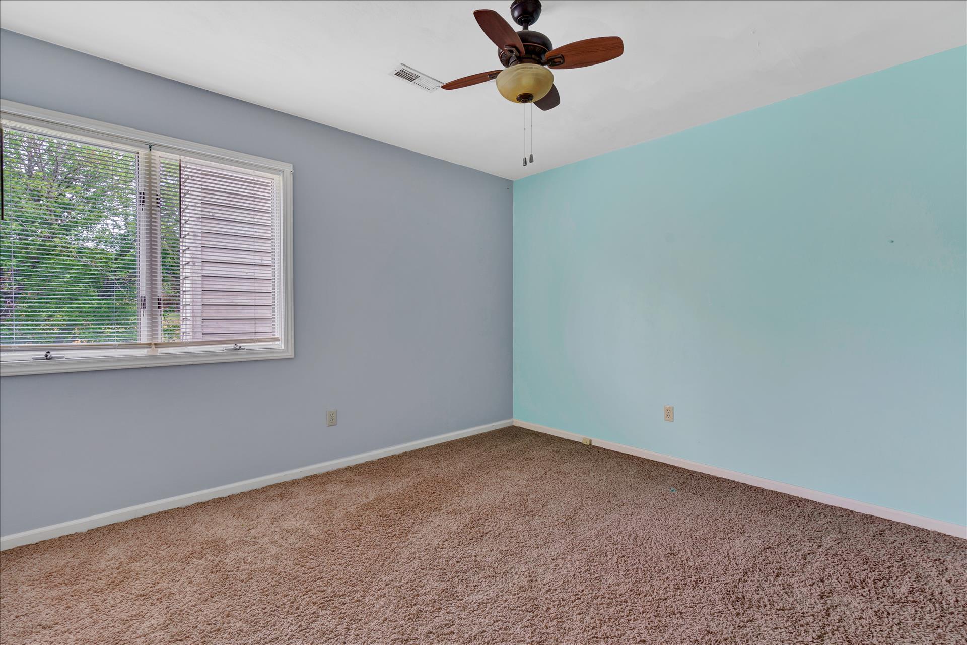 4720 Phyllis Road Northeast Roanoke, VA 24012 - Photo 44 of 59 Bedroom2
