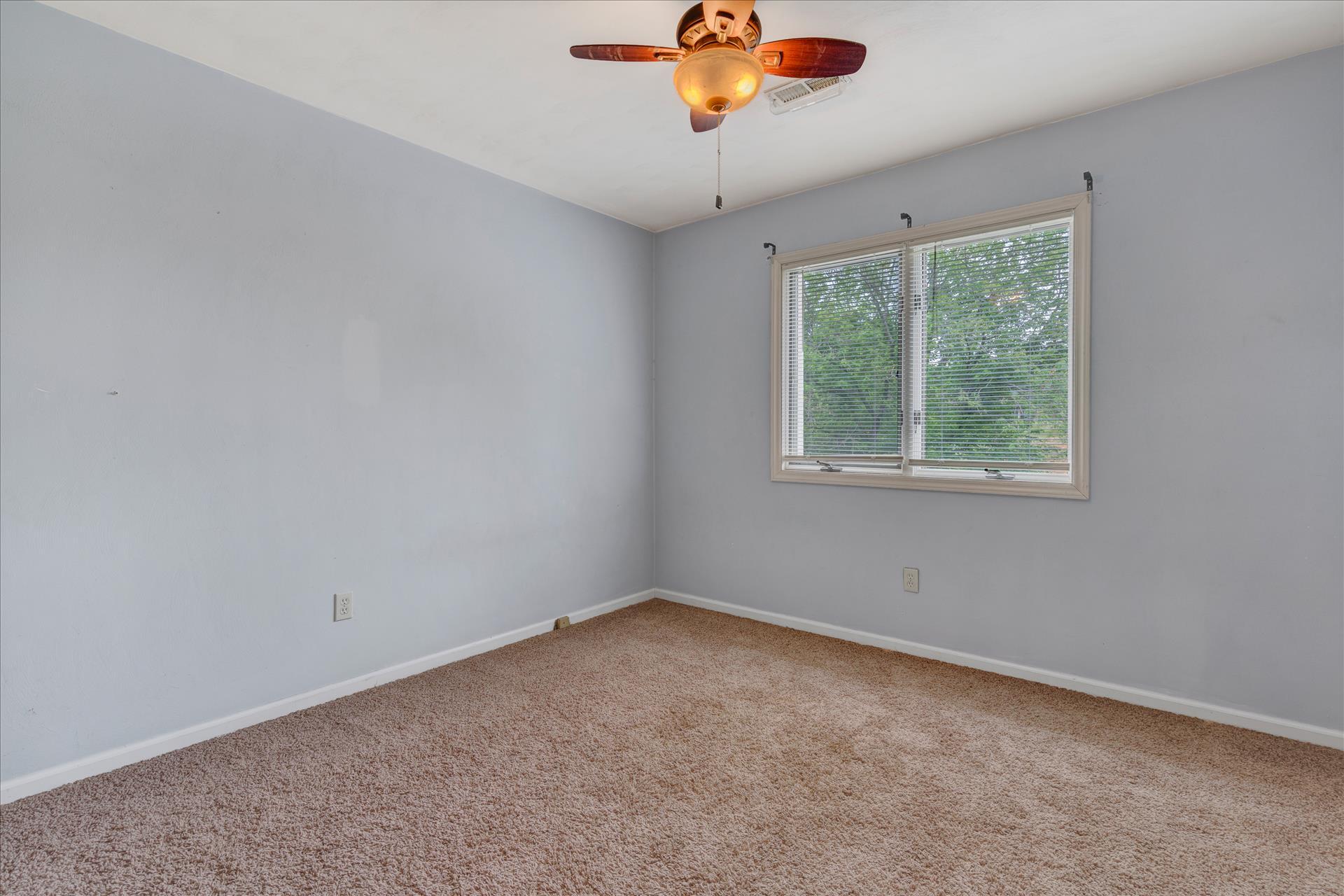4720 Phyllis Road Northeast Roanoke, VA 24012 - Photo 46 of 59 Bedroom4