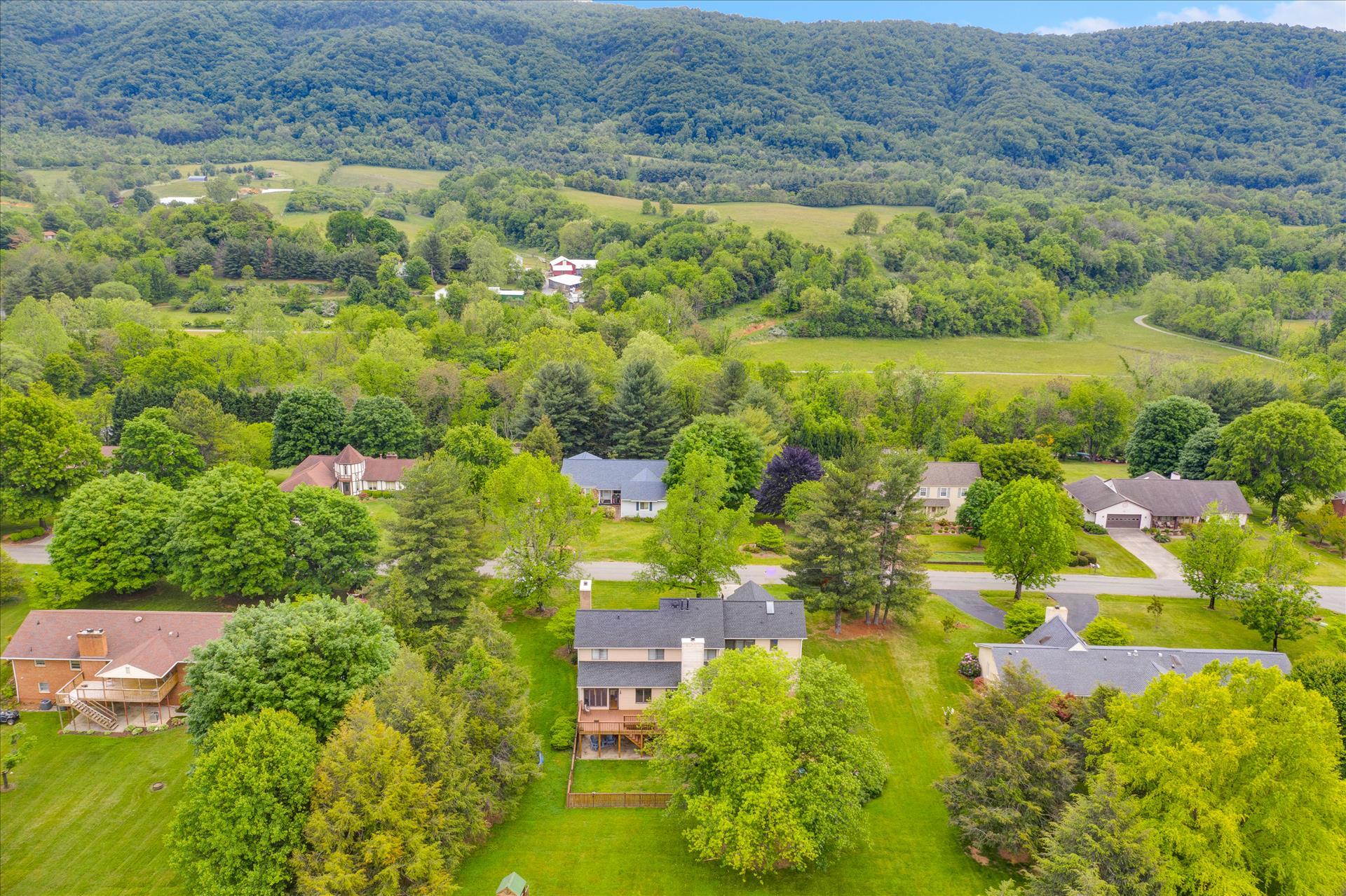 4720 Phyllis Road Northeast Roanoke, VA 24012 - Photo 50 of 59 Mountain Views
