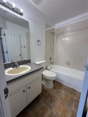 $2,200 | 10110 Abington Place, Tampa, FL 33624