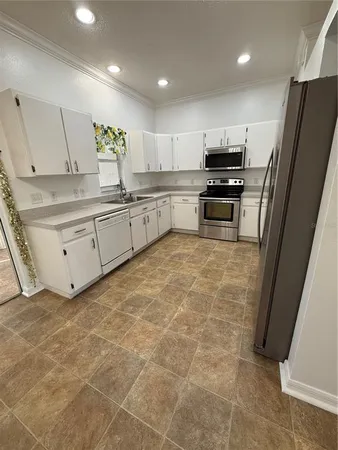 $2,200 | 10110 Abington Place, Tampa, FL 33624