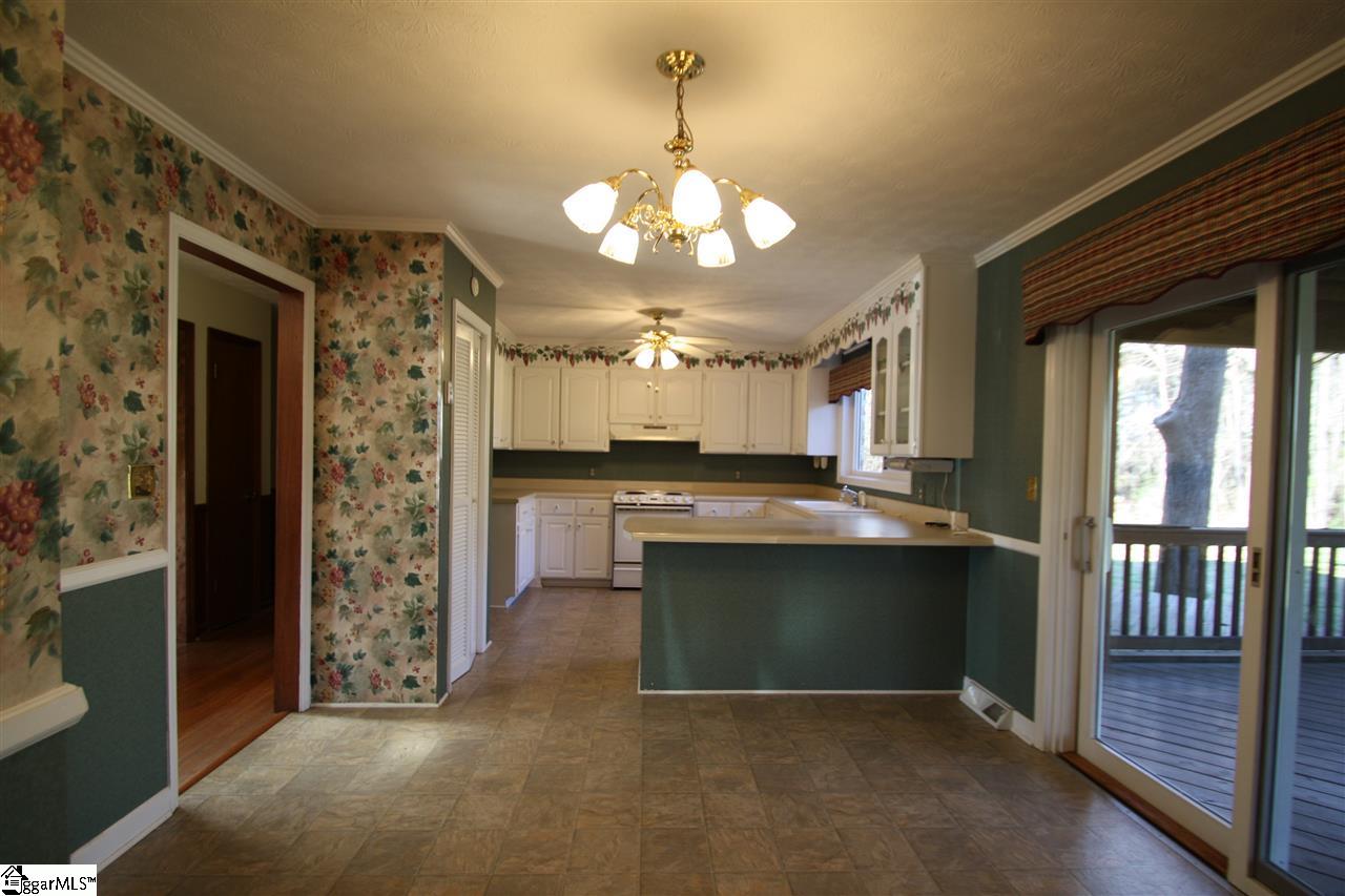 158 North Rutherford Road Greer, SC 29651 - Photo 6 of 30