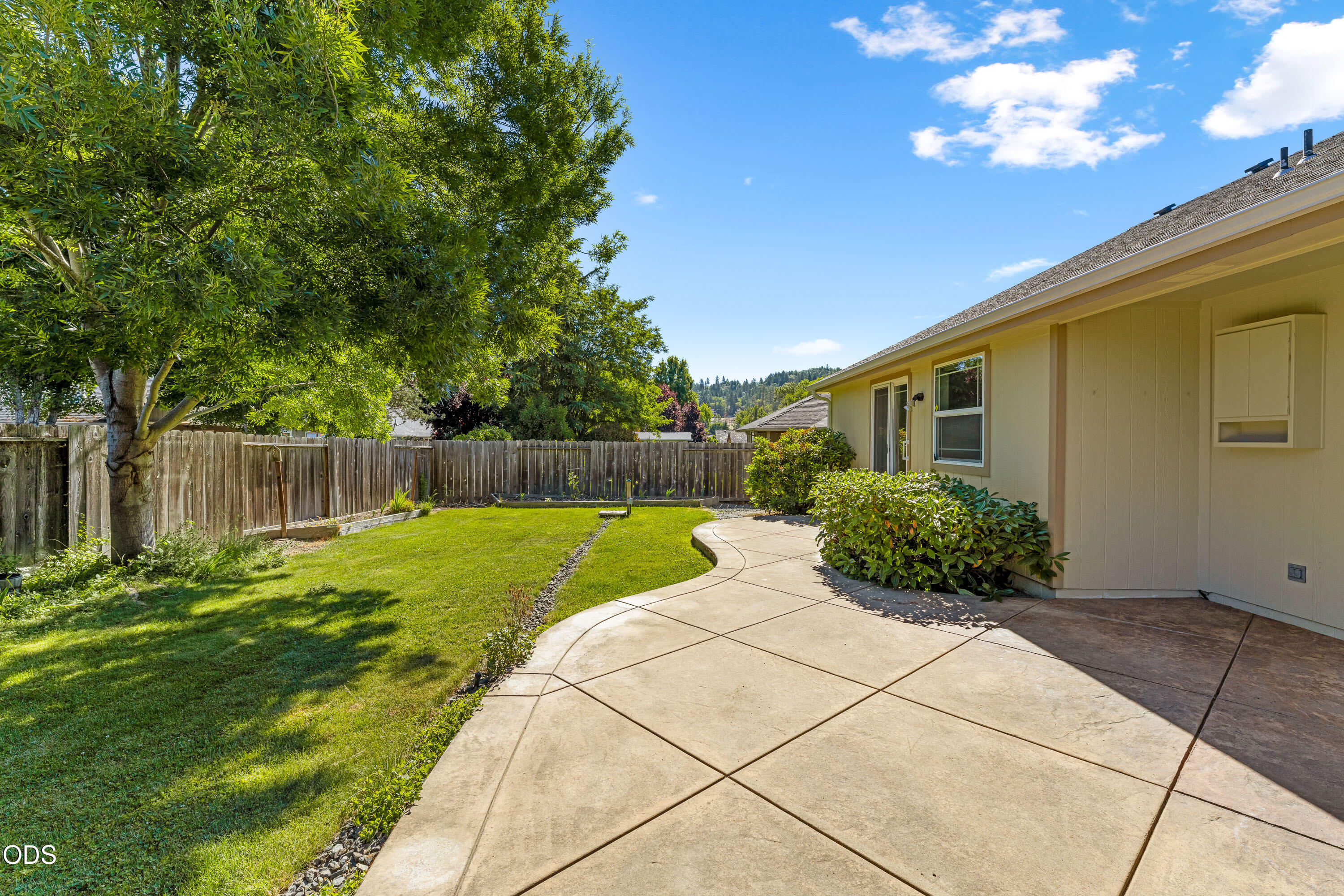 2690 Trinity Way Grants Pass, OR 97527 - Photo 26 of 30