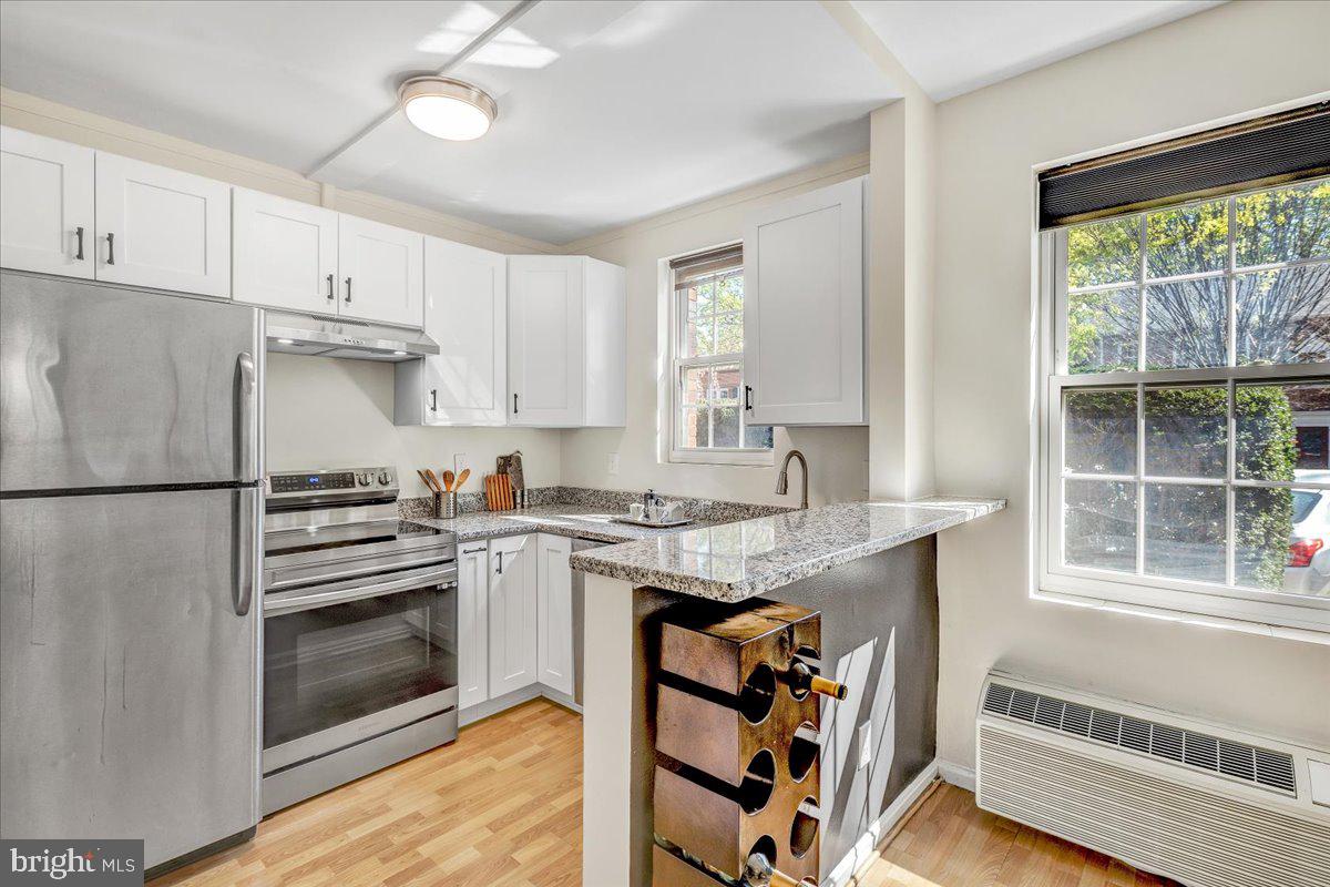 1908 North Rhodes Street, Unit 47 Arlington, VA 22201 - Photo 11 of 23 Kitchen