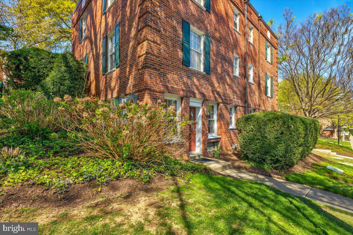 1908 North Rhodes Street, Unit 47 Arlington, VA 22201 - Photo 4 of 23 Street View