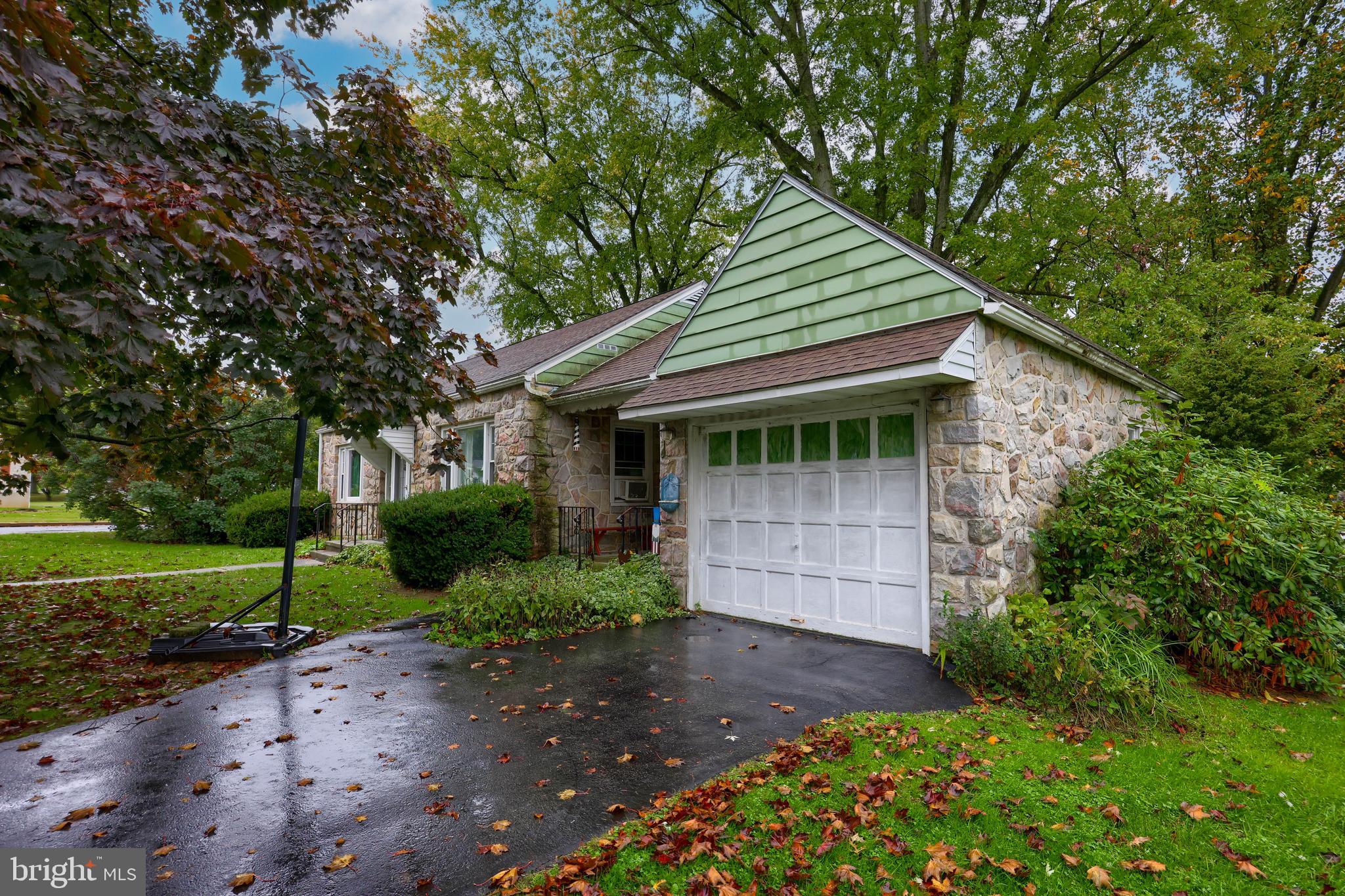 2619 Bilmar Road Reading, PA 19604 - Photo 4 of 27