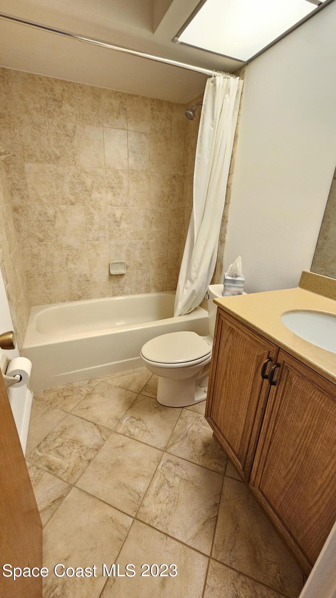 329 Pine Ridge Lane Melbourne, FL 32940 - Photo 18 of 30 main bathroom
