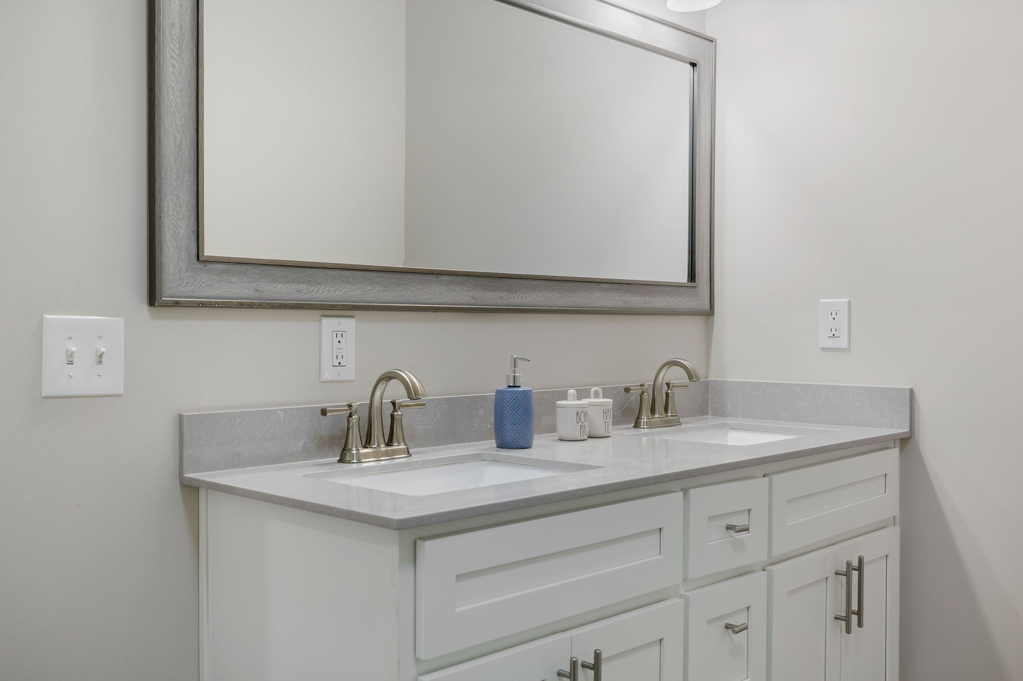 40 Yates Road Hillsboro, TN 37342 - Photo 20 of 39 a bathroom with a sink and a mirror