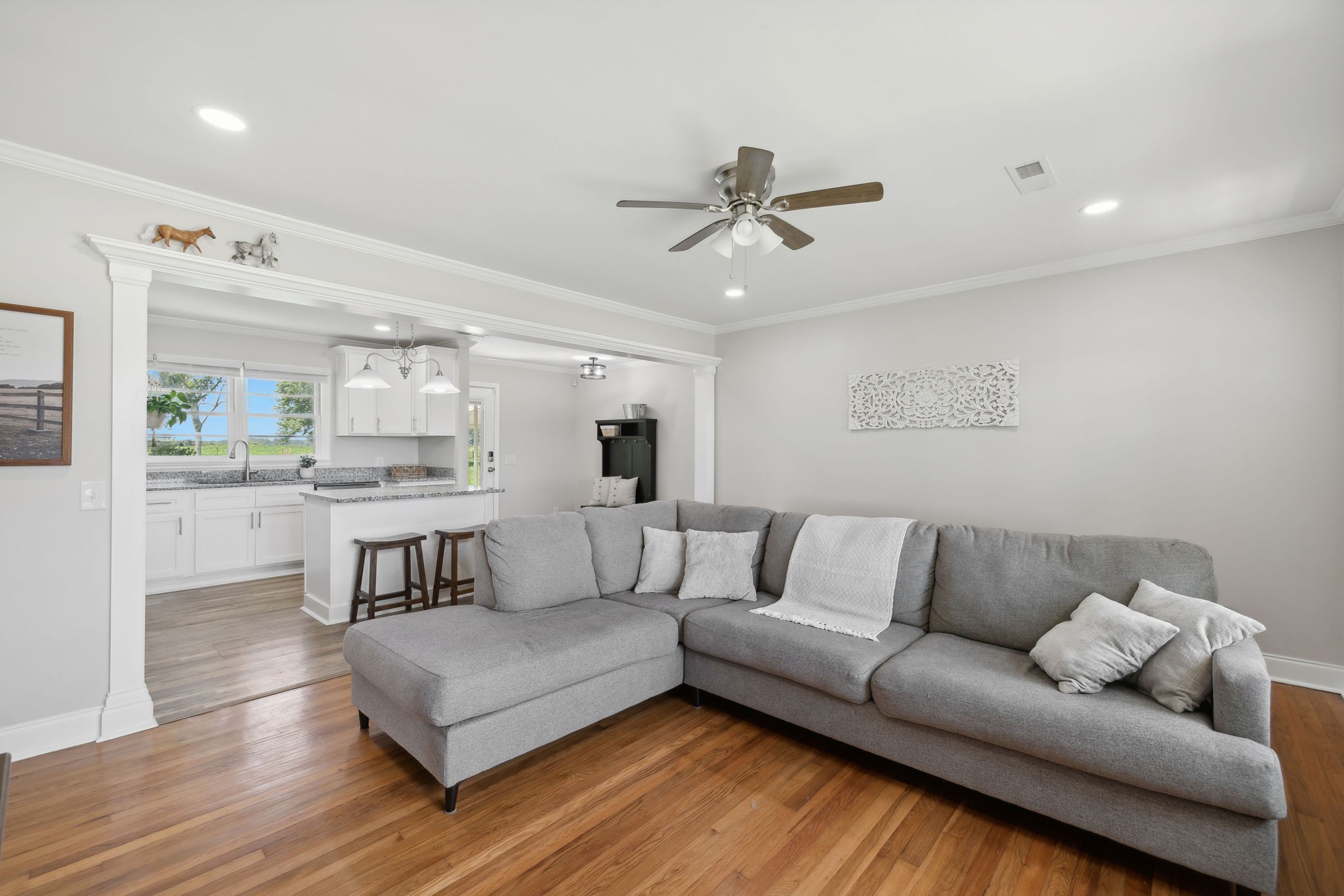 40 Yates Road Hillsboro, TN 37342 - Photo 6 of 39 a living room with furniture and kitchen view