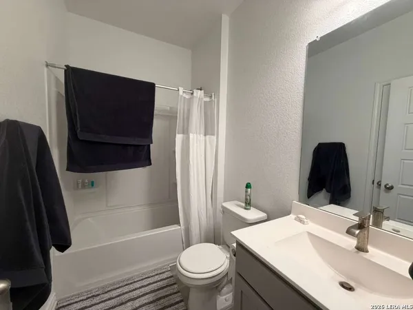 $1,950 | 2429 Corinthus Bend, San Antonio, TX 78245