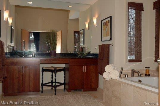 30800 Inkster Road Franklin, MI 48025 - Photo 9 of 25 215