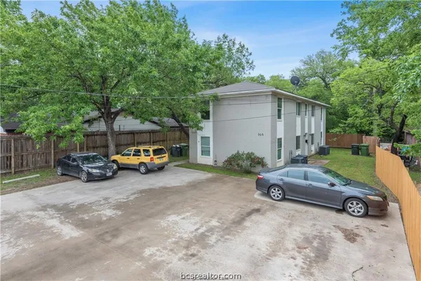 $875 | 305 Ehlinger Drive, Unit D, Bryan, TX 77801