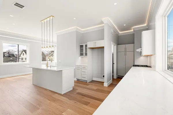 $1,399,000 | 308 Newton Street, Unit 1F, Waltham, MA 02453