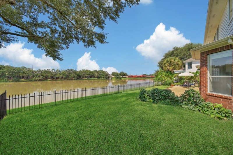 3206 Summer Bay Drive Sugar Land, TX 77478 - Photo 38 of 43 a view of a garden and lake view