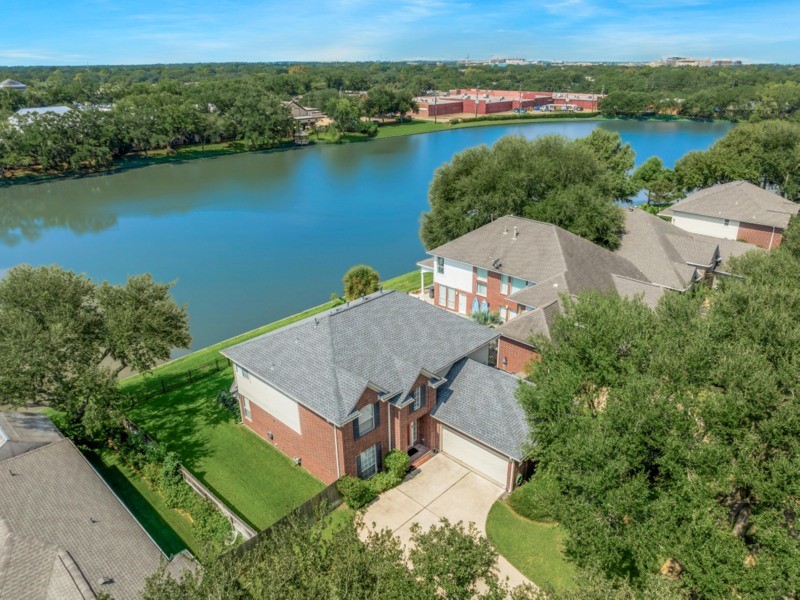 3206 Summer Bay Drive Sugar Land, TX 77478 - Photo 41 of 43 an aerial view of a house with a lake view