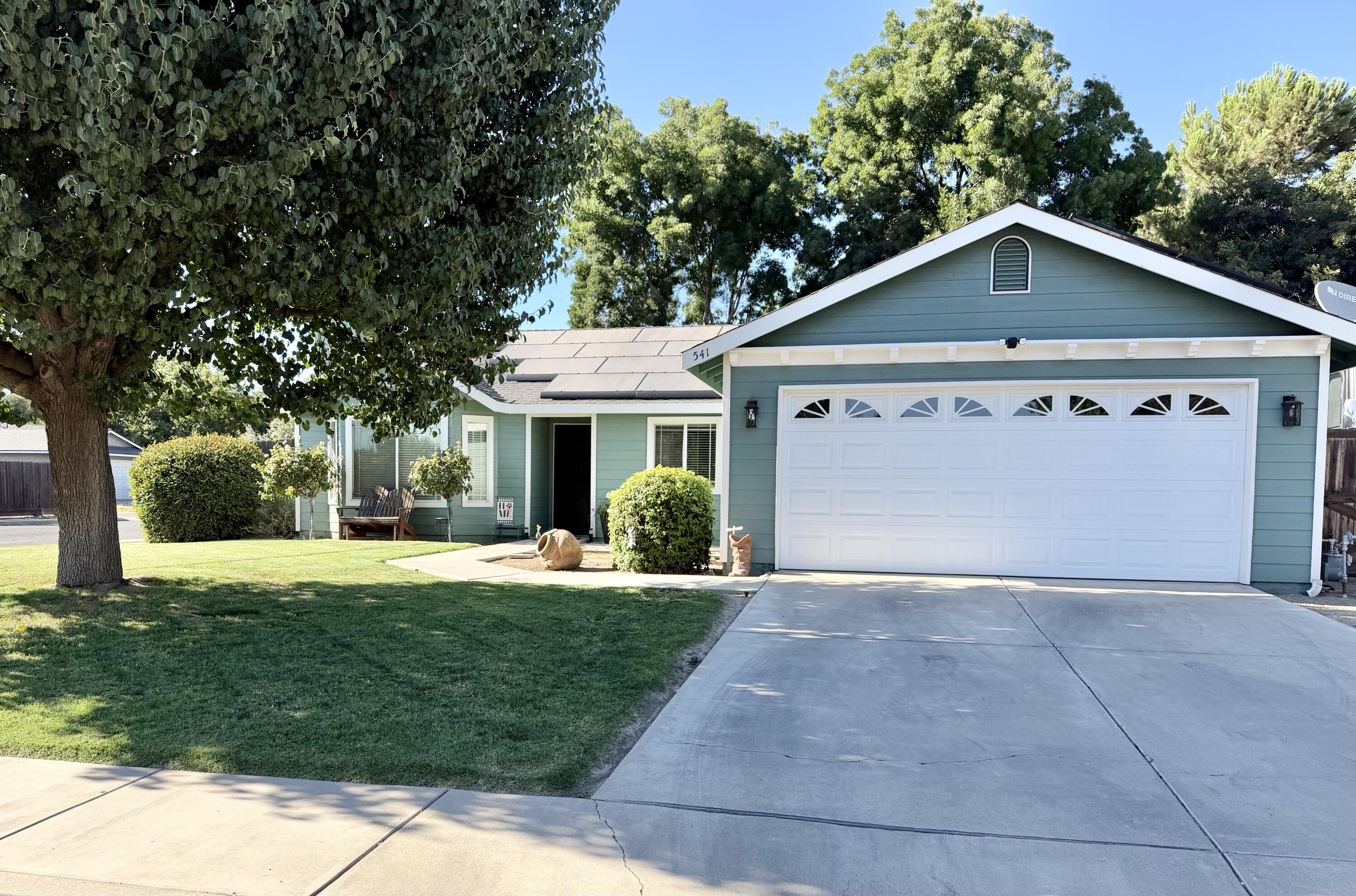541 Davis Street Exeter, CA 93221 - Photo 1 of 47 IMG_6860